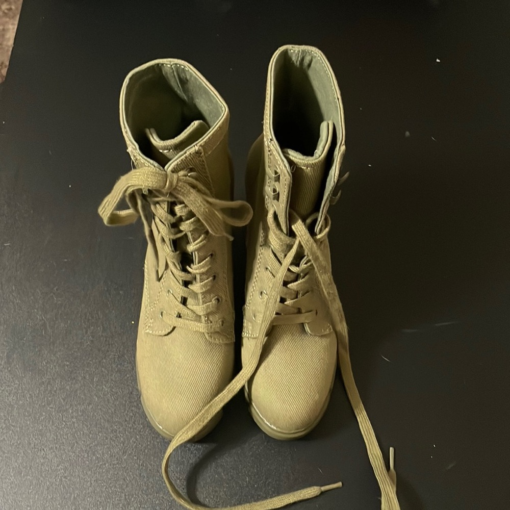 Unknown, Womens Heal, Green